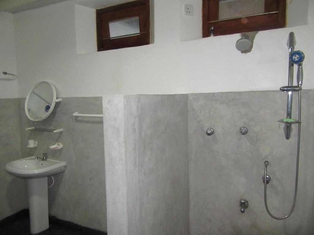 The Colonial Villa Midigama East Exterior foto